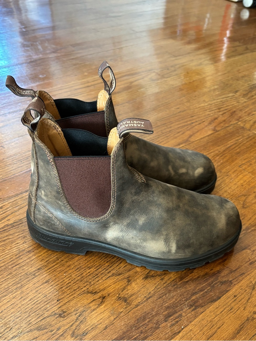 Blundstone Men's Distressed Brown Leather Chukka Boots